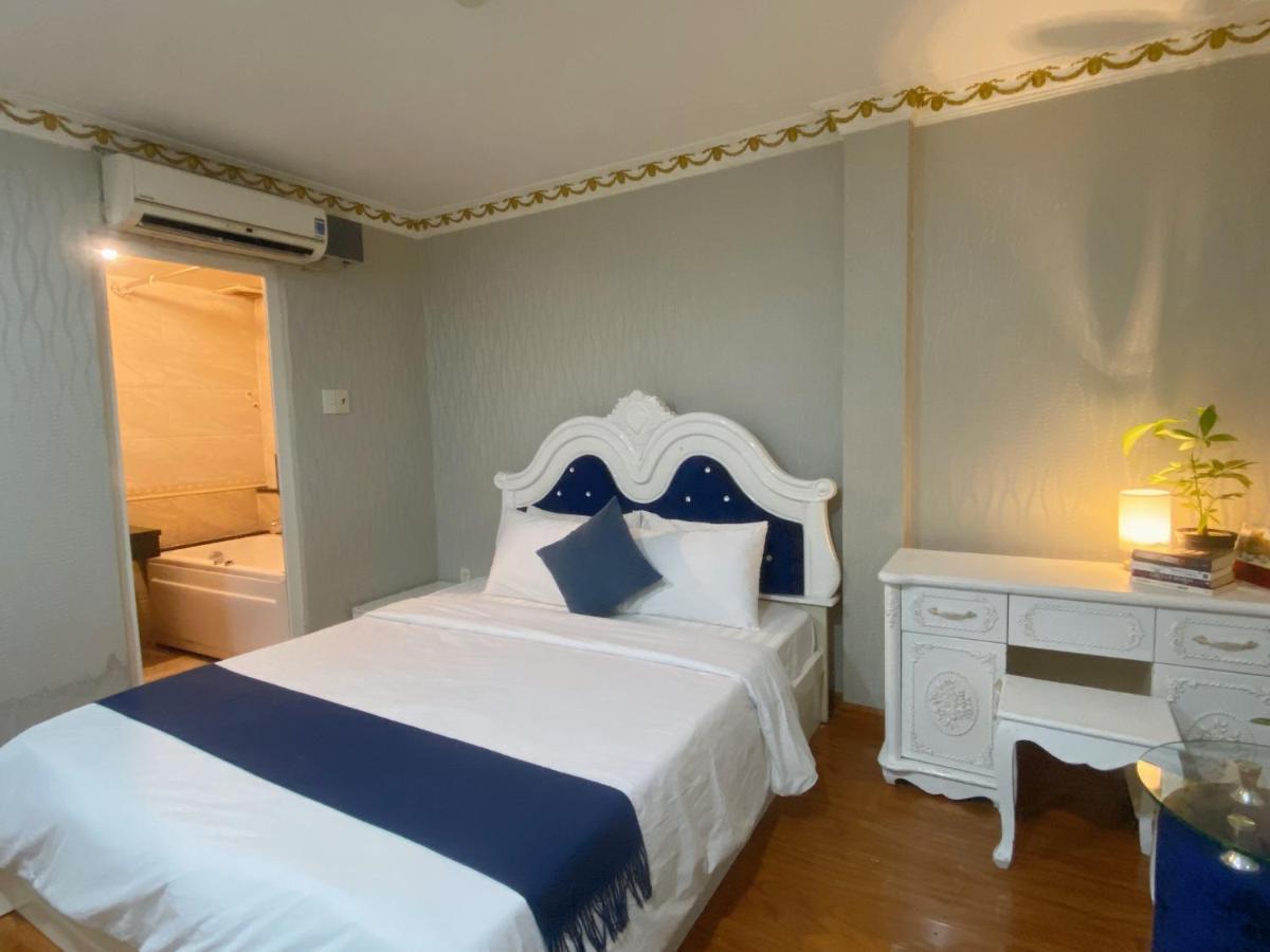 Crowne Bui Vien Hotel Хошимин Екстериор снимка