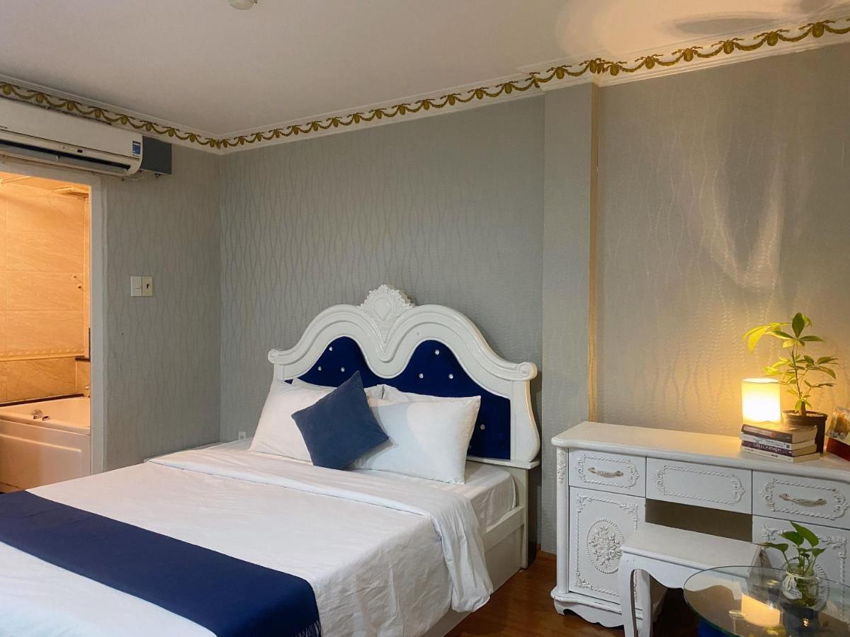 Crowne Bui Vien Hotel Хошимин Екстериор снимка