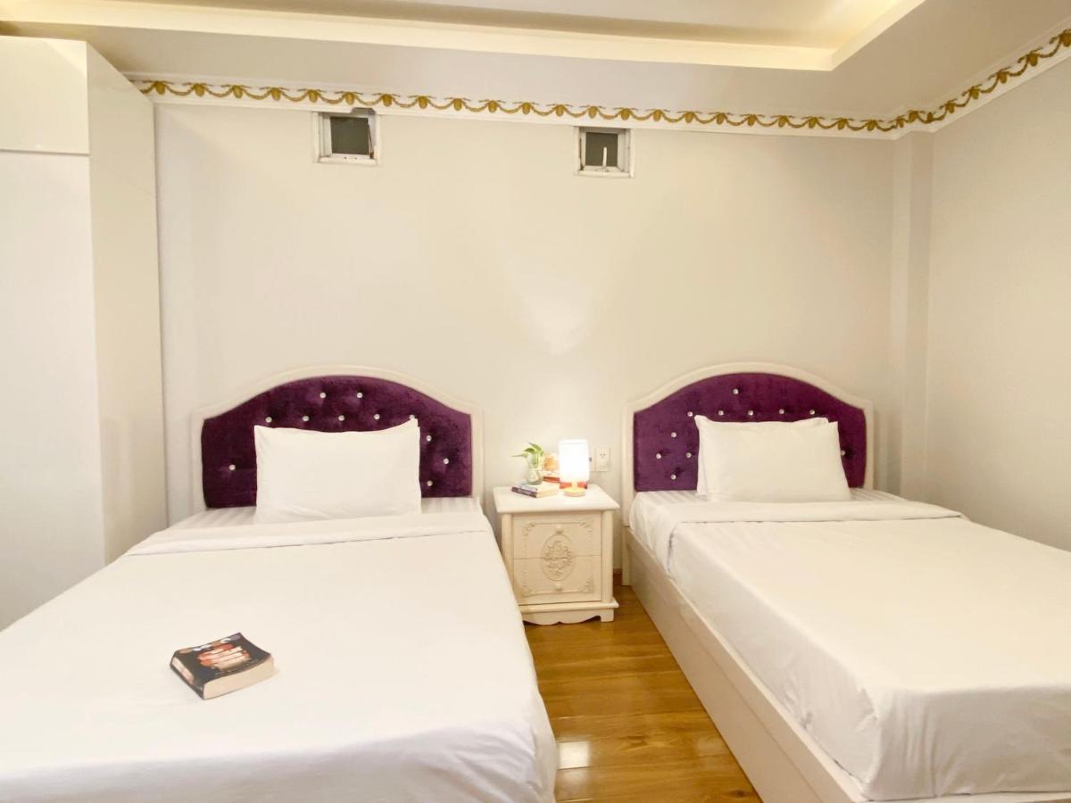 Crowne Bui Vien Hotel Хошимин Екстериор снимка