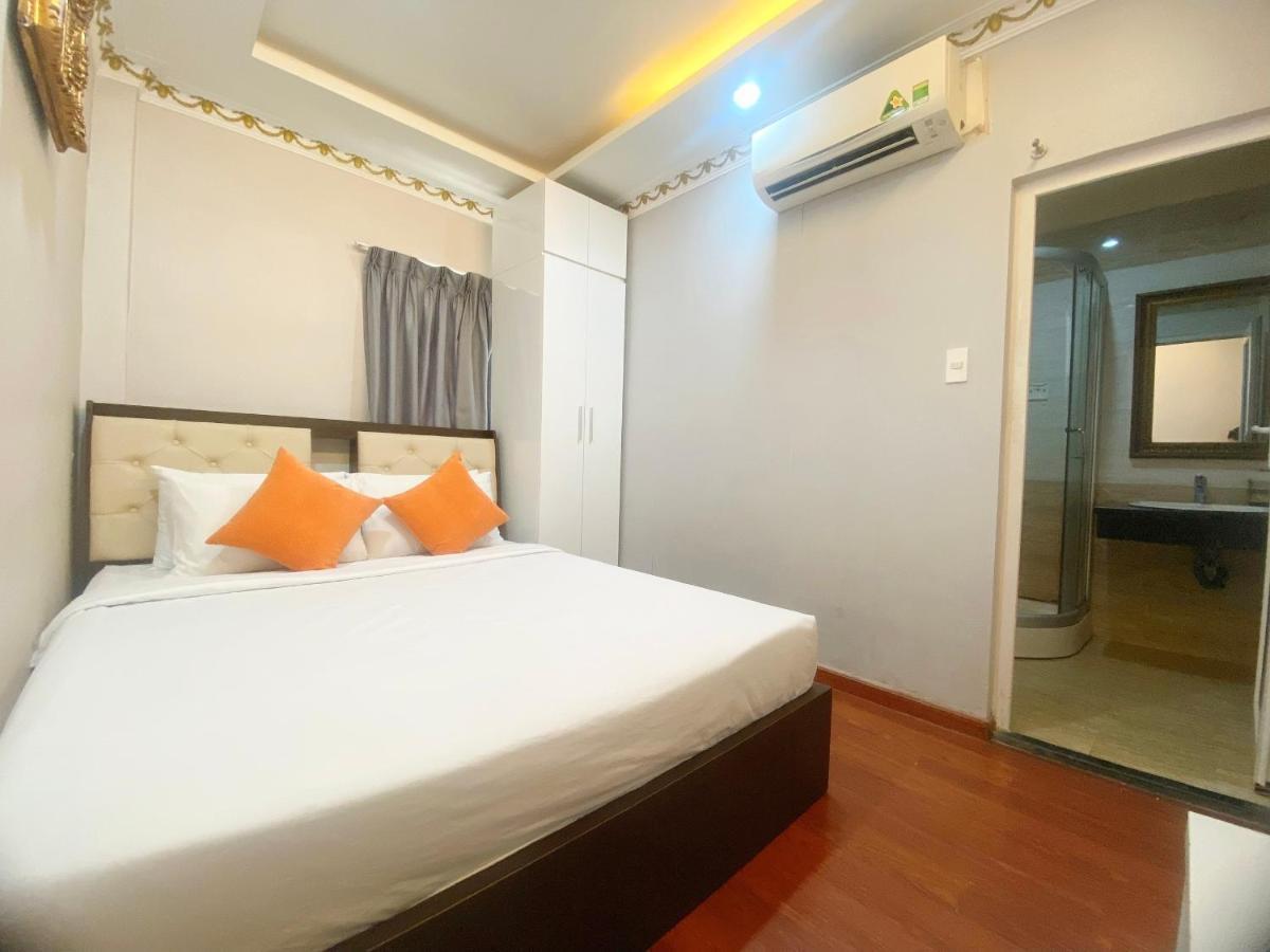 Crowne Bui Vien Hotel Хошимин Екстериор снимка