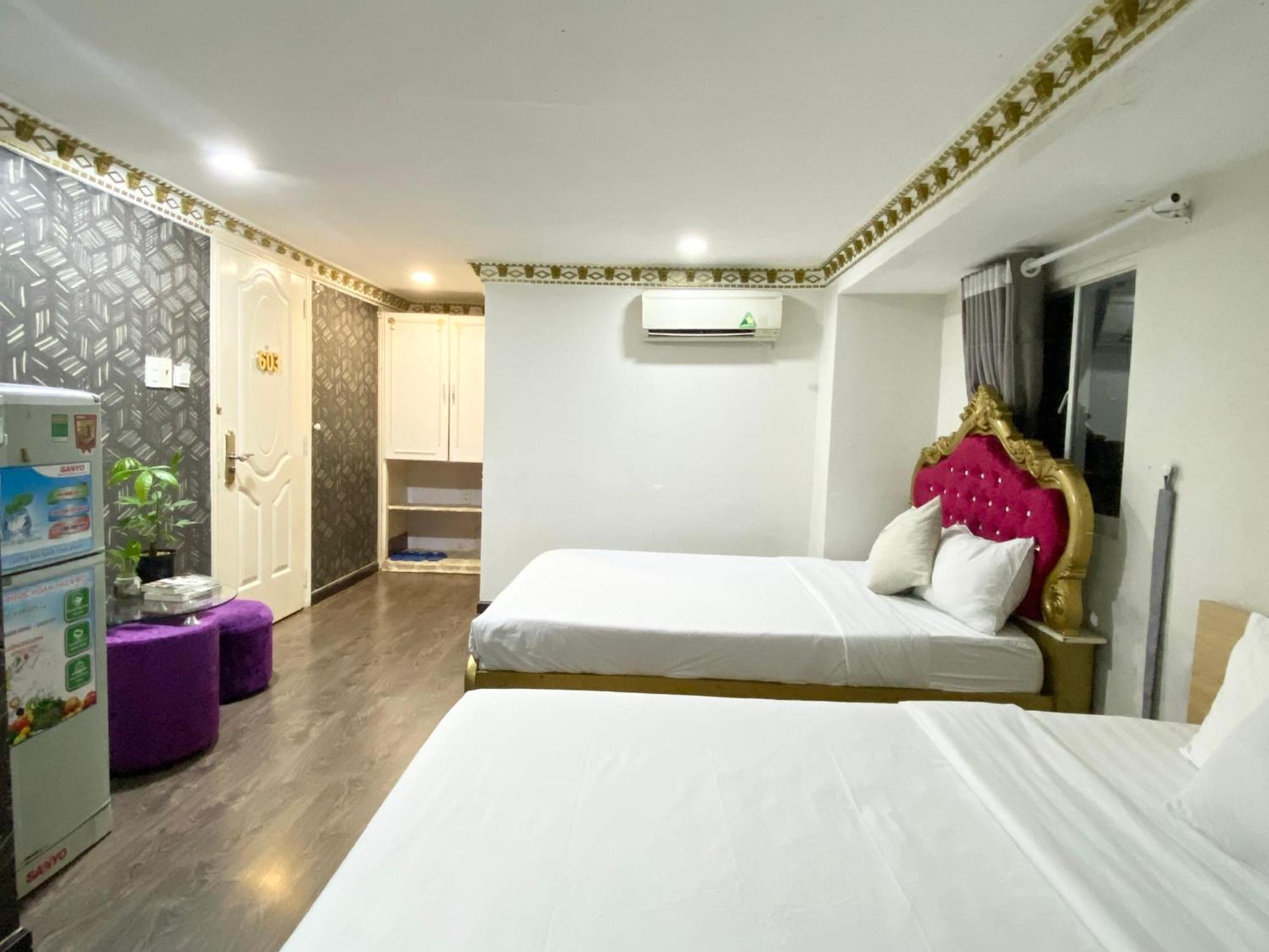 Crowne Bui Vien Hotel Хошимин Екстериор снимка