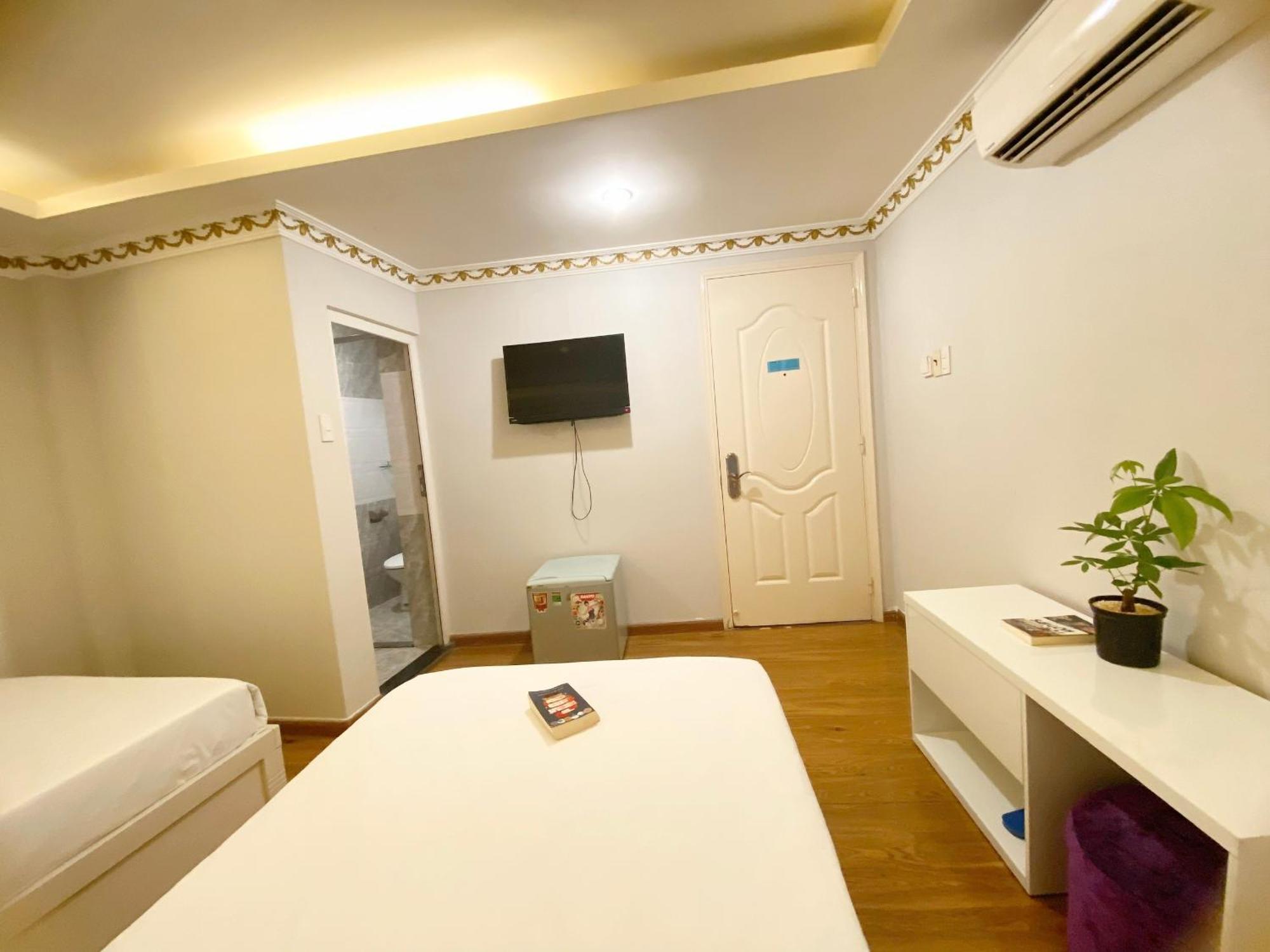 Crowne Bui Vien Hotel Хошимин Стая снимка